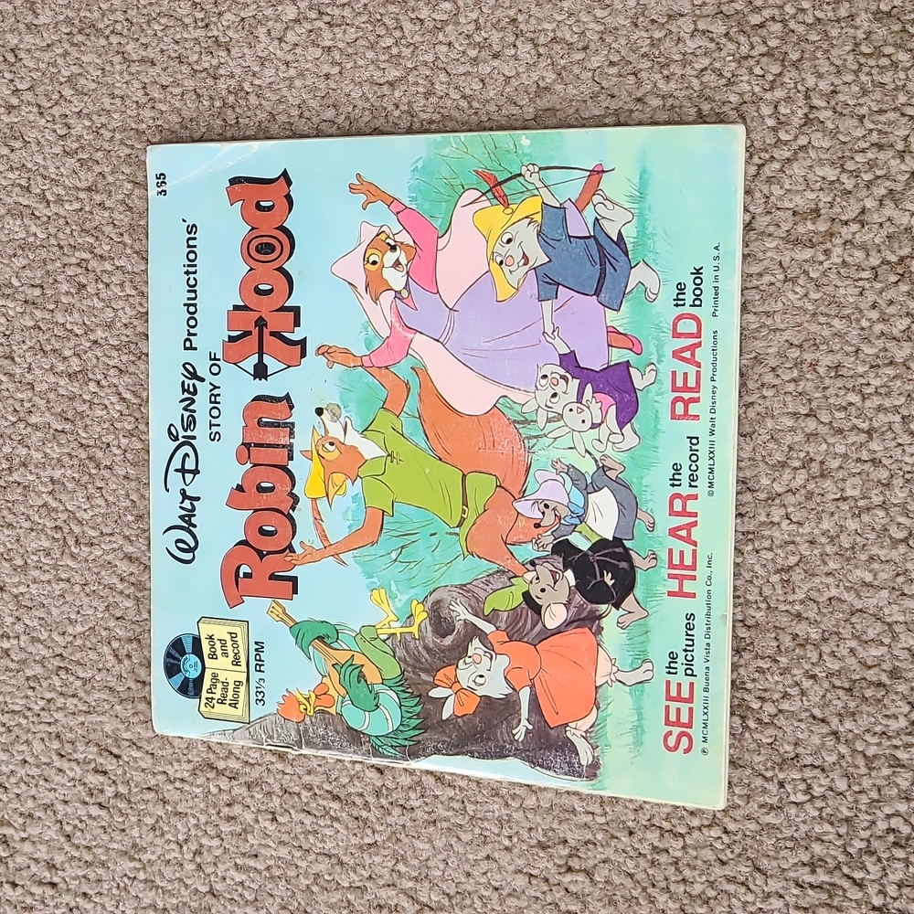 Vintage Walt Disney Robin Hood read a long book and record in good condition